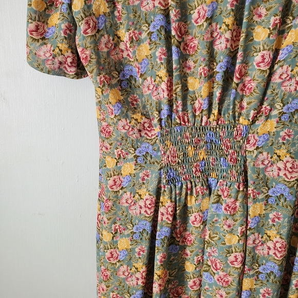 Robbie Bee | Vintage Sheer Floral Short Sleeve Button Maxi Dress - Picture 4 of 6